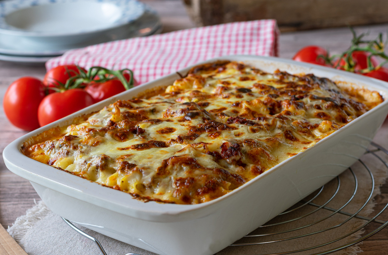 Fırında Beşamel Soslu Makarna Fırında Beşamel Soslu Makarna