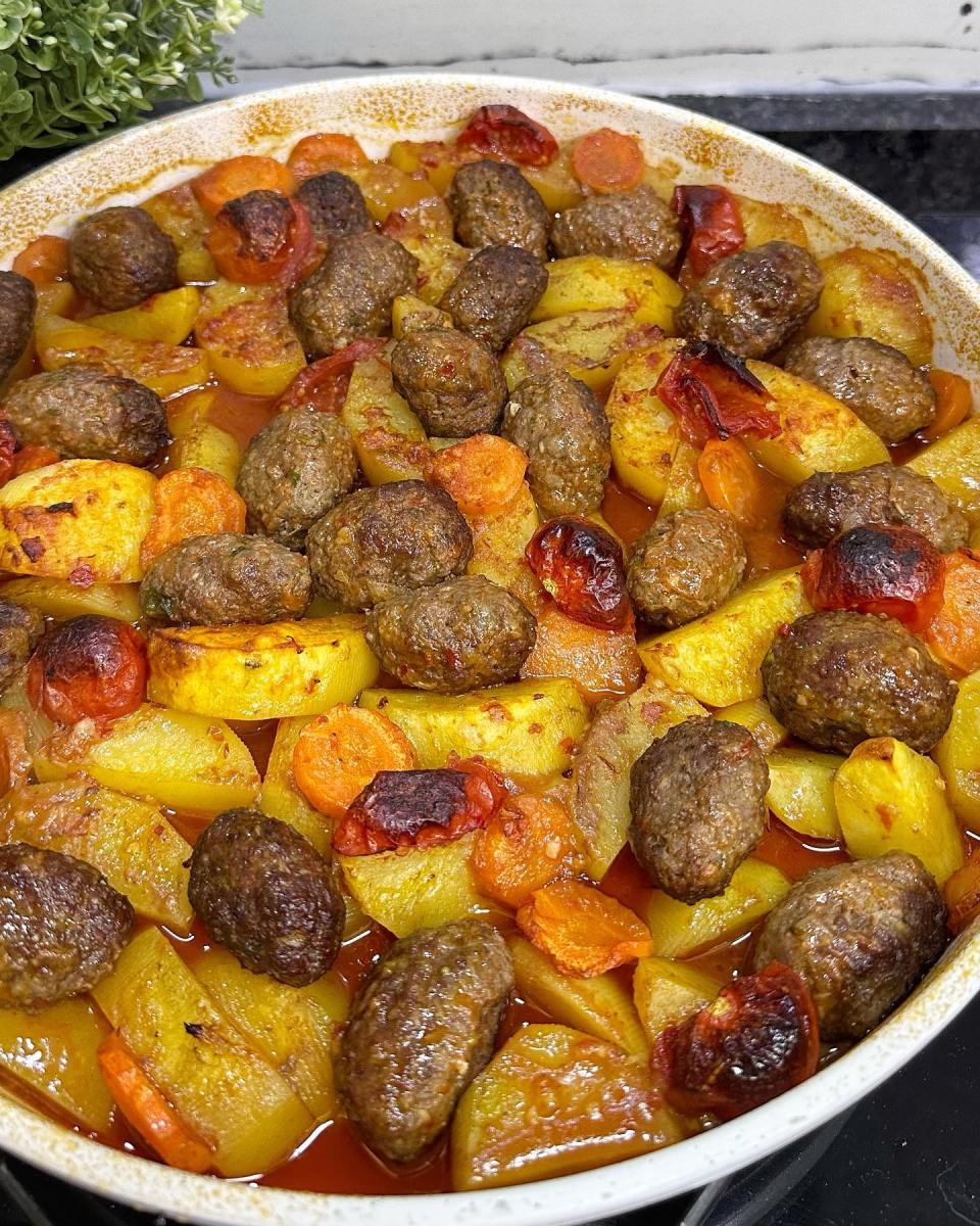 Fırında Köfte Patates