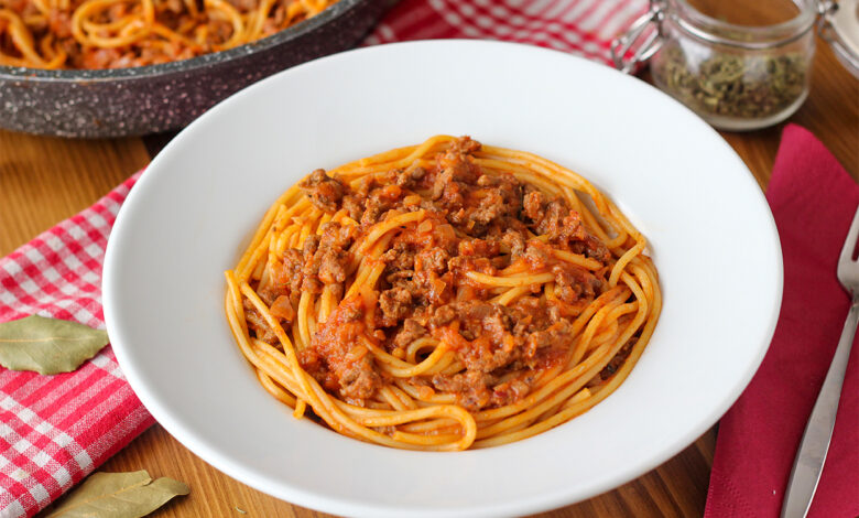 Kıymalı Spagetti Nasıl Yapılır?