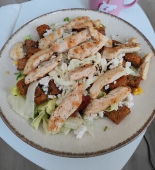 Tavuklu Sezar Salata